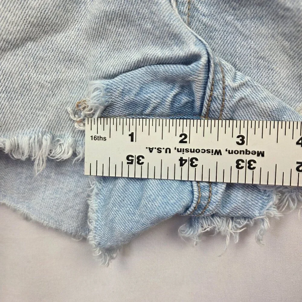 American Eagle Light Wash Daisy Embroidered Denim Shorts Size 4